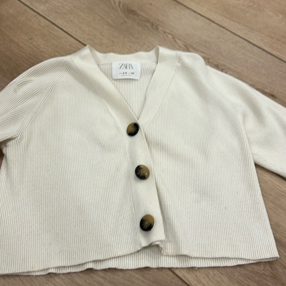 never worn and super cute